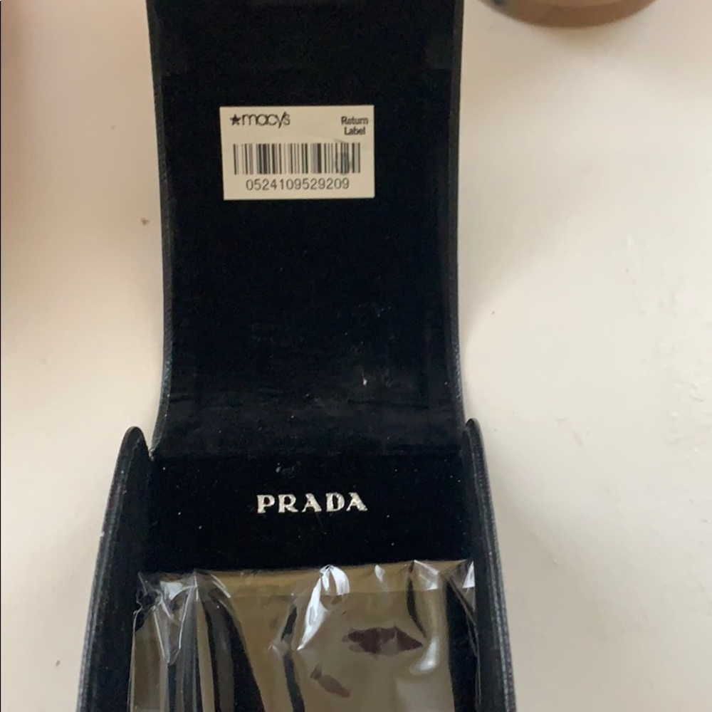Prada sunglasses - Picture 4 of 4